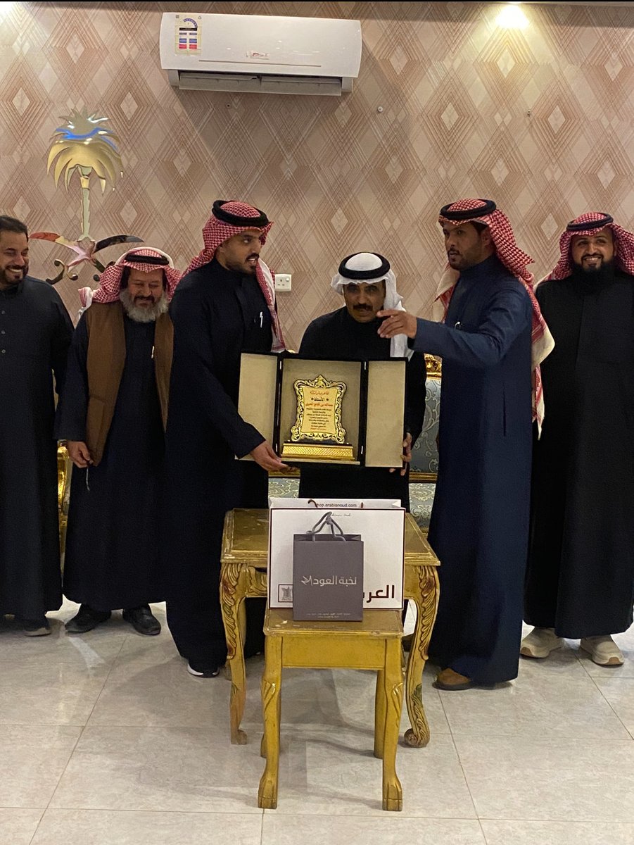 turalsh49's tweet photo. في لمسة وفاء وتقدير وعرفان لمن خدم في المجال التربوي والتعليمي .. أقام منسوبي متوسطة  حسان بن ثابت   #القريات ⁩  
حفل تكريم بمناسبة تقاعد الأستاذ عبدالله بن فلاح #العنزي كانت مسيرة ذهبيه لا تنسى في مجال التعليم جعل الله كل ماقدم في موازين حسناته https://t.co/Er2ojLTBA4