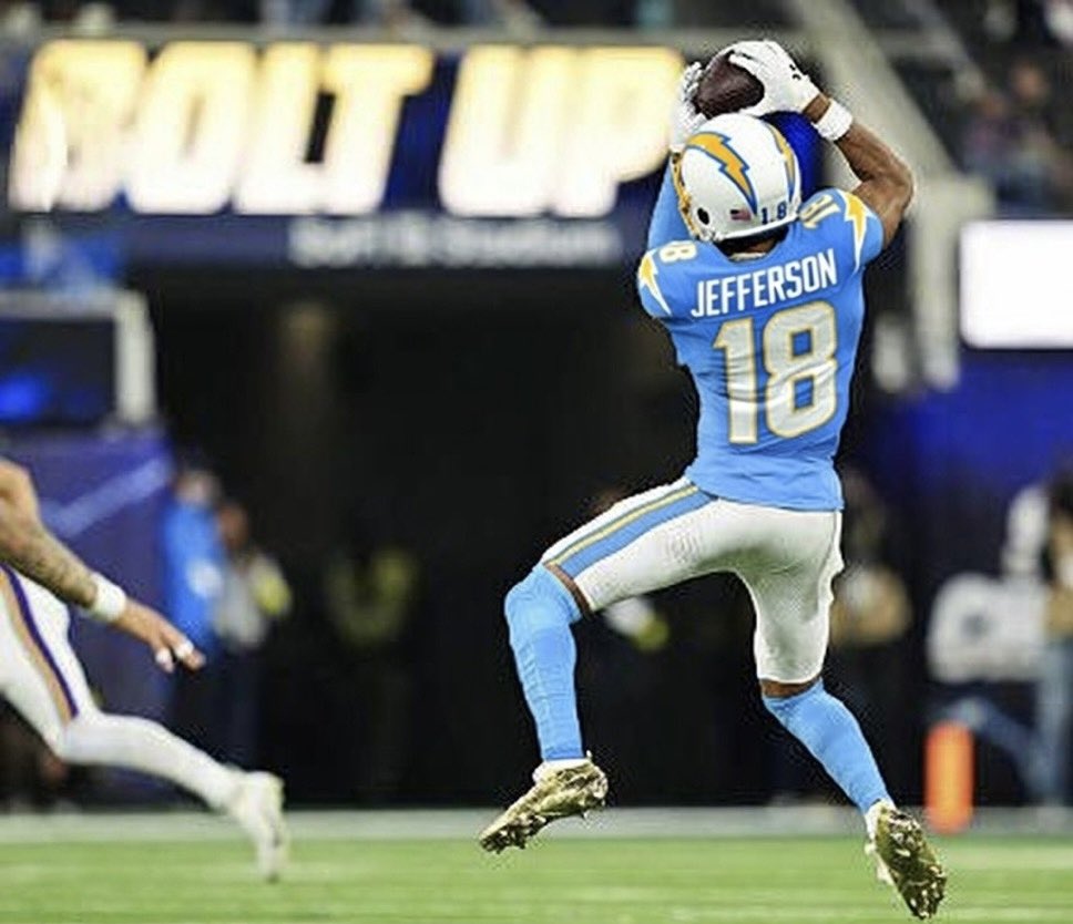 ChargersBoltUp⚡️⚡️⚡️⚡️⚡️ tweet media