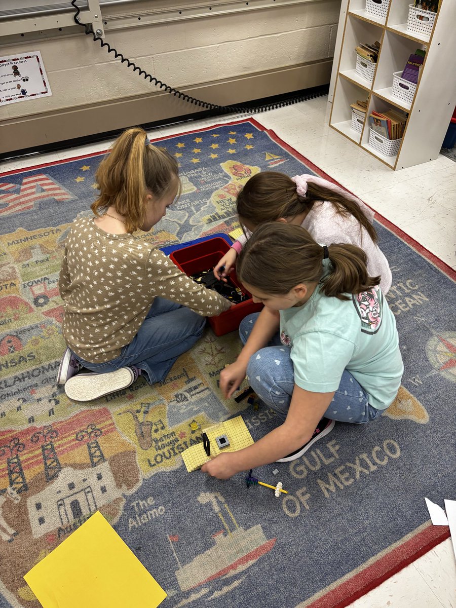 MissHuntHPSD's tweet photo. Global School Play Day = pure joy! We loved playing Jenga, Uno, Dominoes, and building with LEGOs with our friends today! 🎉🧩 https://t.co/o6yj6Petyt