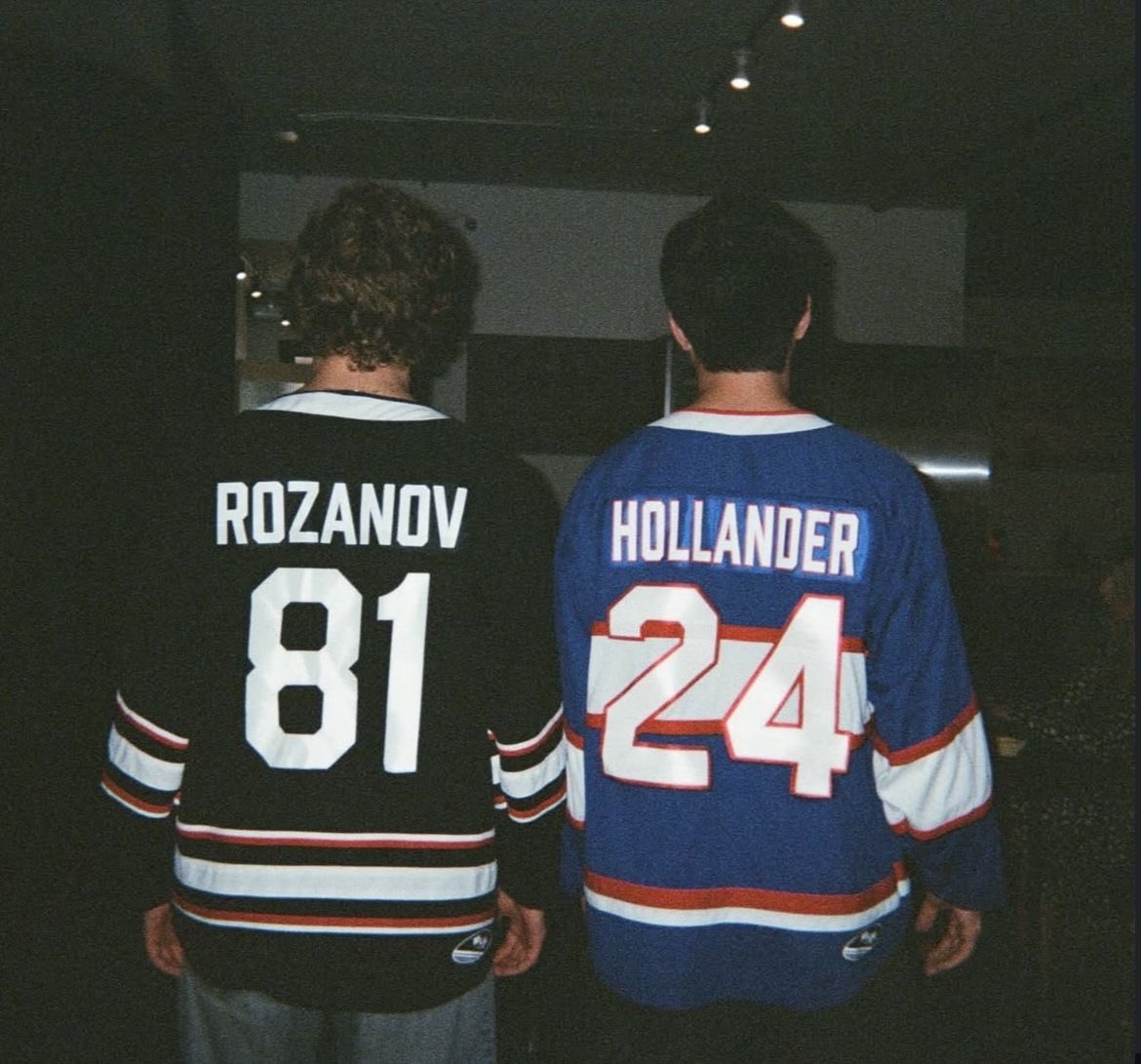 starryilya's tweet image. this genre of hudcon photos