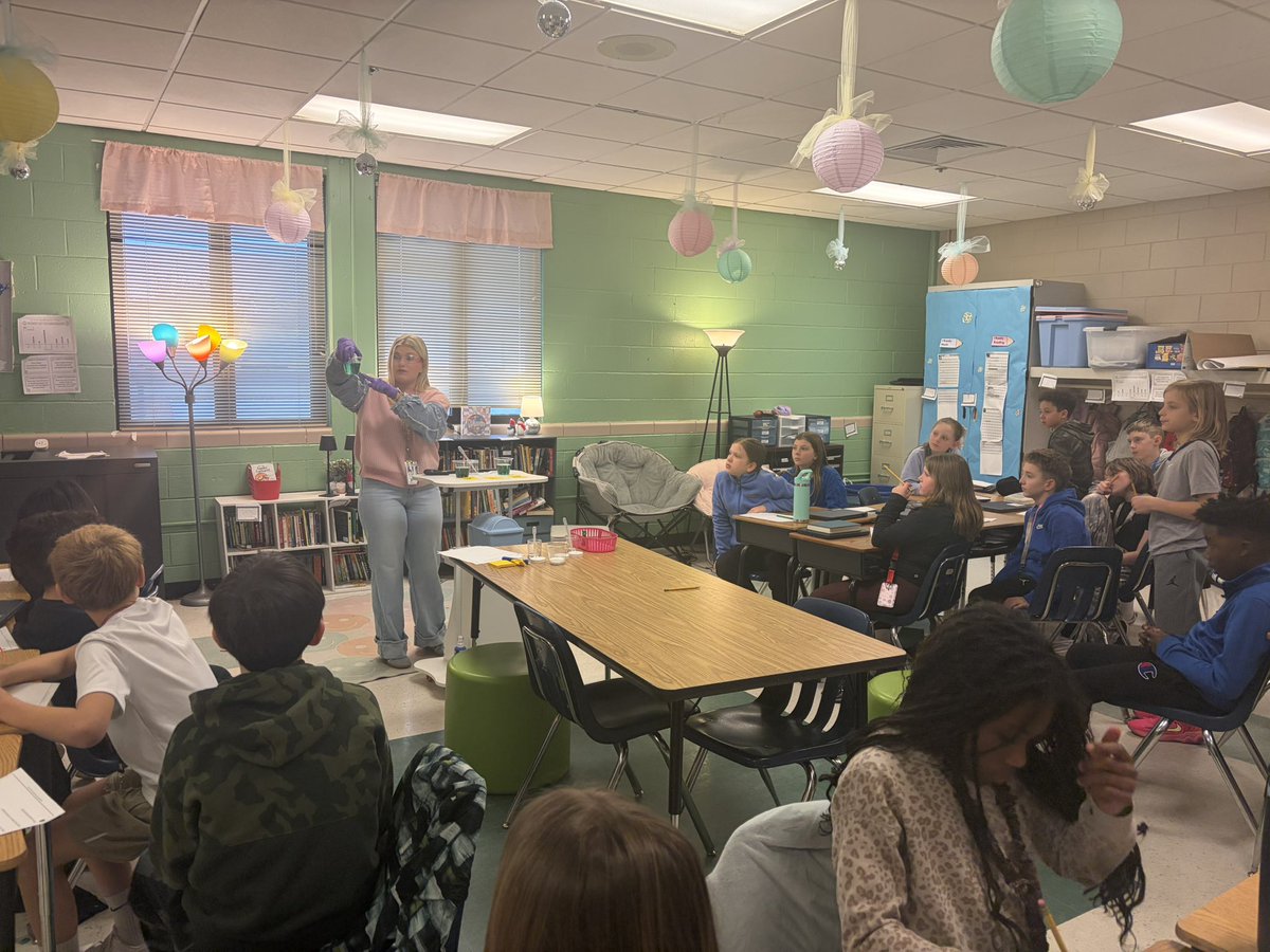 EB Thompson tweet media