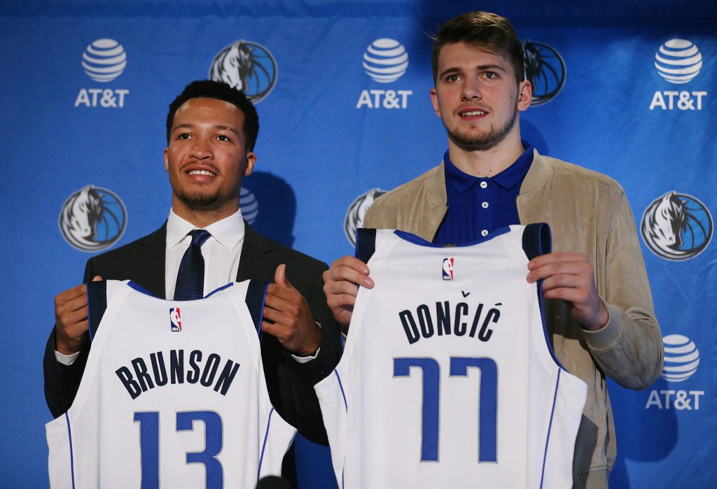 THE MAVERICKS TURNED JALEN BRUNSON AND LUKA DONCIC INTO KHRIS MIDDLETON AND MARVIN BAGLEY LMAOOOOOOO