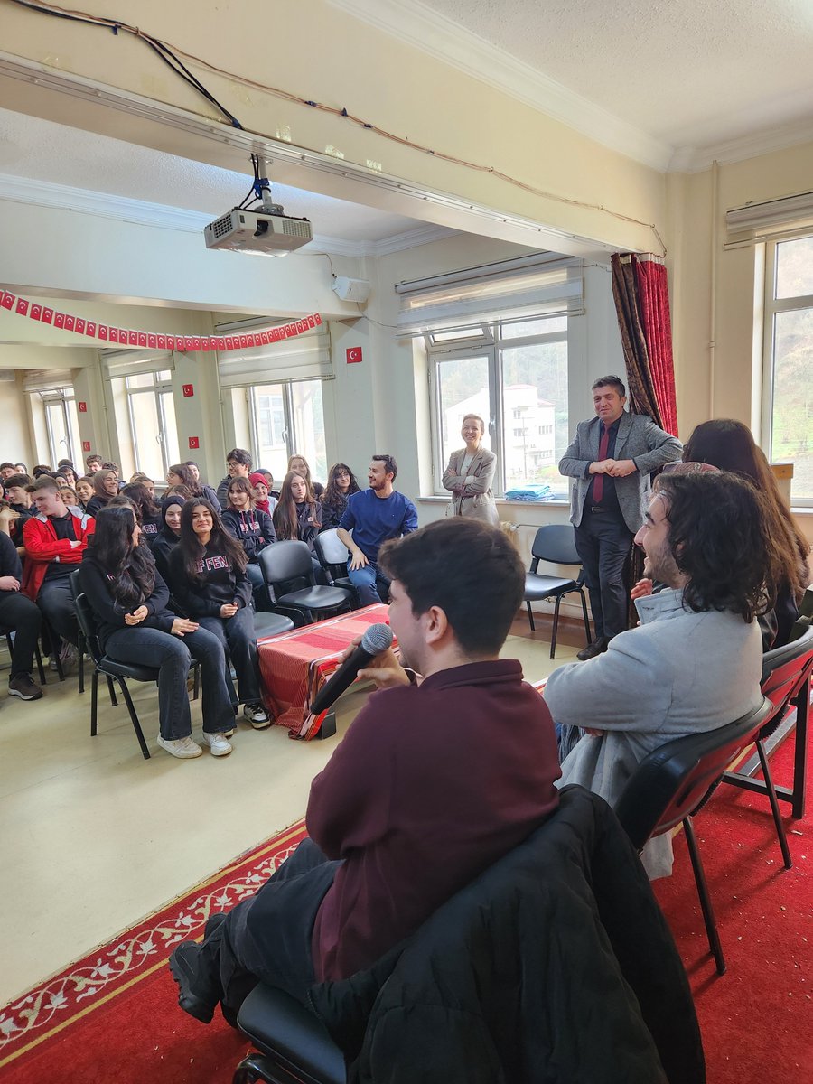 OfFenLisesi's tweet photo. Onlar da "Dün" Öğrencilerimizdi, Bugün Mezunlarımız Olarak Öğrencilerimizle Buluşarak
#mezunlarımız 🖤

@VahapKURT
@dnmzz61
@mehmetkaykili
@lifeisaloft
@SmeyyeKbhsnoglu
@brcnkykl
@bahadiralican61
@yahyaozkok
@yabi8798
@ALTUNKAYNAK89

👇
https://t.co/txrphdJUAk https://t.co/D7N7Wdk2Qb