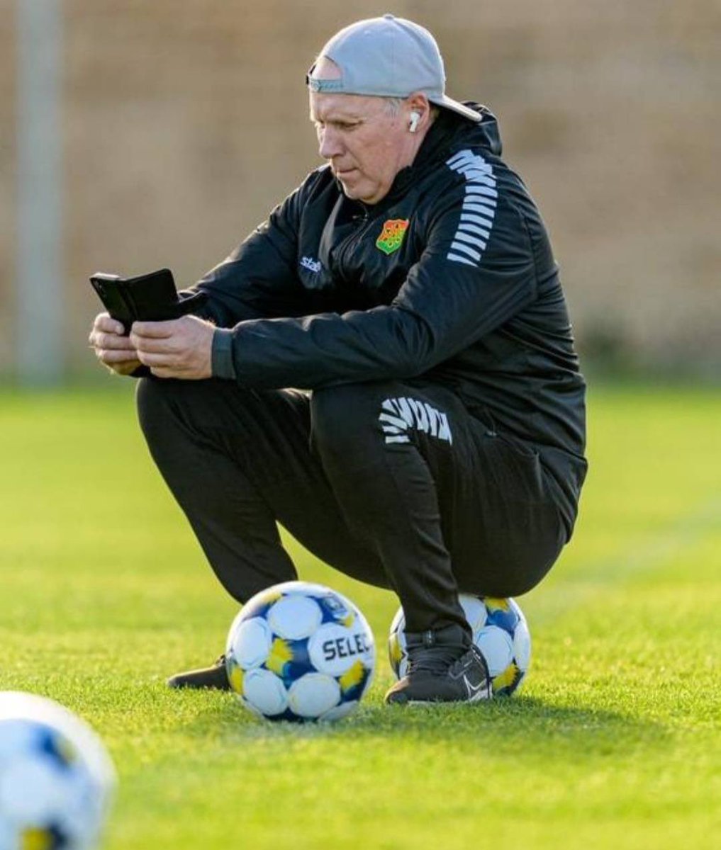 Édith Piaf tweet media