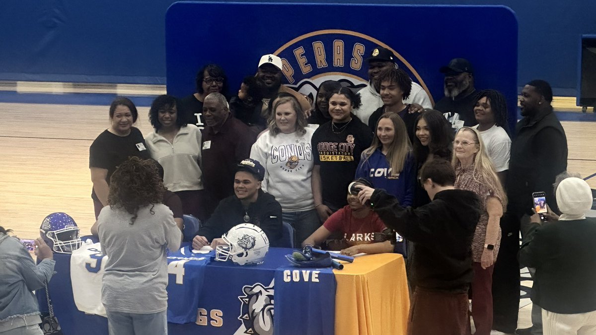 EneroGilberto's tweet photo. Congratulations @TJHocutt2026 Next Level Unlocked. KEEP PUSHIN 💜💛 I’m so proud of you!! #zerobalance https://t.co/0KRgSxpc4R