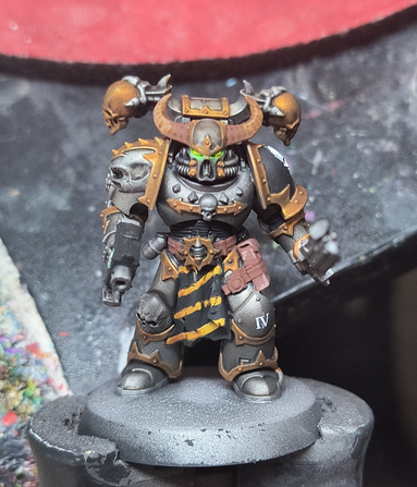 Skelebrumm's tweet photo. It's always fun painting up iron warriors https://t.co/f8v4Qfd8nP