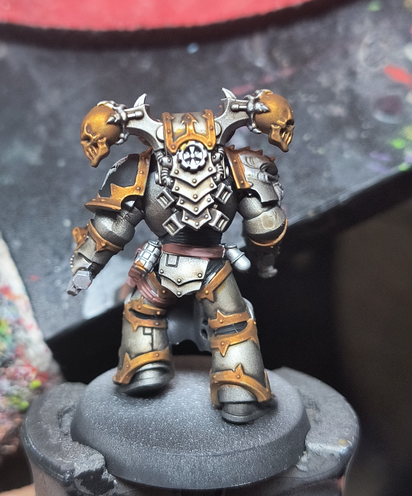 Skelebrumm's tweet photo. It's always fun painting up iron warriors https://t.co/f8v4Qfd8nP