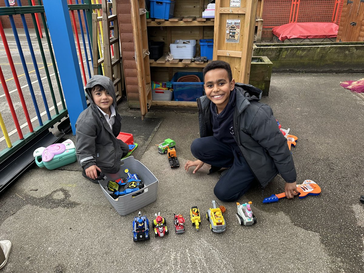StPeterPaulPri's tweet photo. Today our Y6 ‘gardeners’ spent time with their Reception ‘seeds.’ Our children have such beautiful friendships at SSPP! https://t.co/I3IuMRUreu