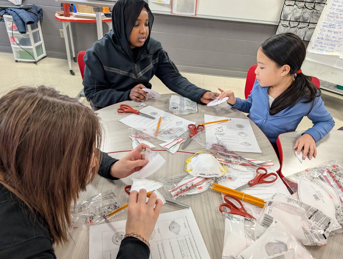bmssteam's tweet image. We welcomed engineers from 3M who spent time with students sharing their engineering pathways and careers at 3M! Students enjoyed the hands-on experience and getting to see and explore real products the engineers work with every day.  #engineeringinaction #STEMCareers