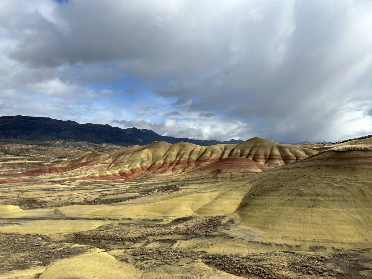 jbutson's tweet photo. Painted Hills OR https://t.co/gKv7kvSu07