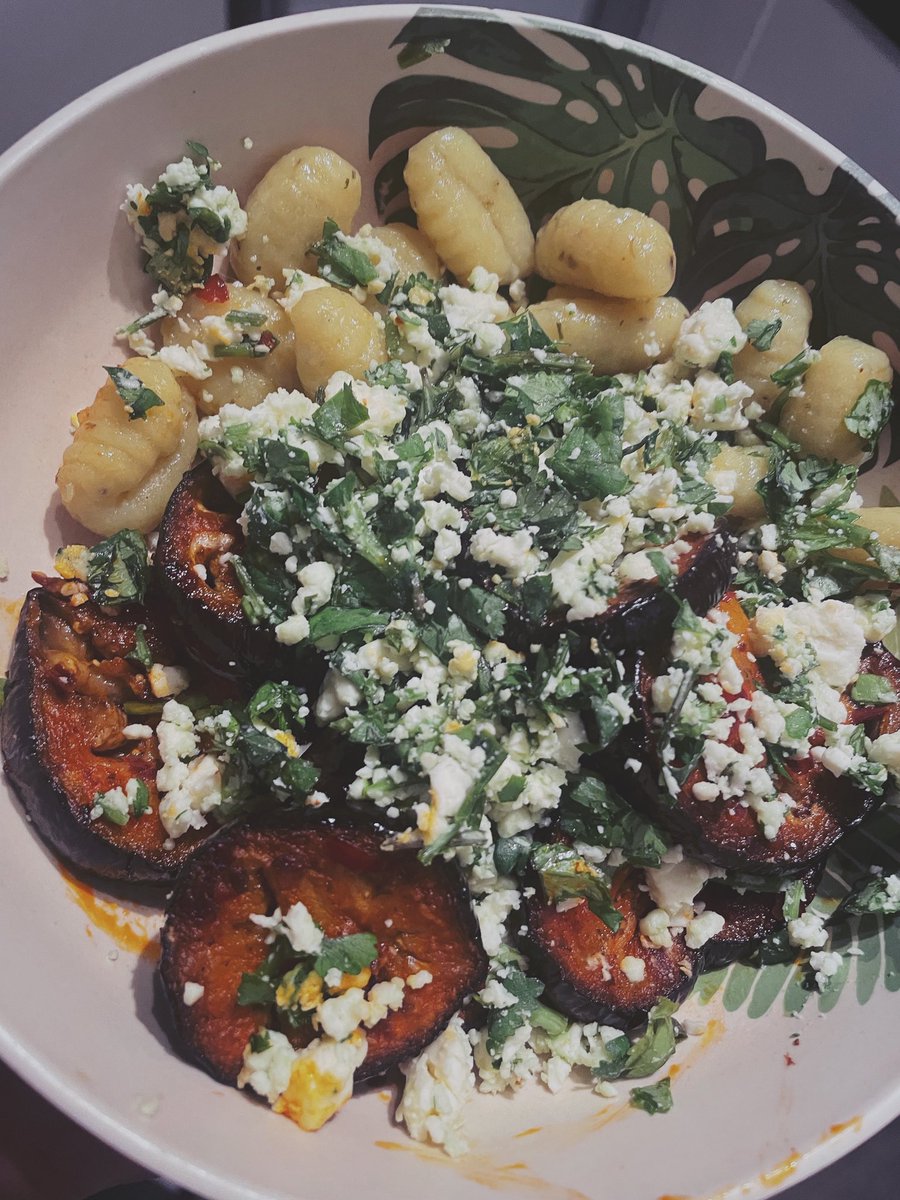 xen__ix's tweet photo. Aubergine alert 🚨  #veggielife https://t.co/iXWJjqmb7i