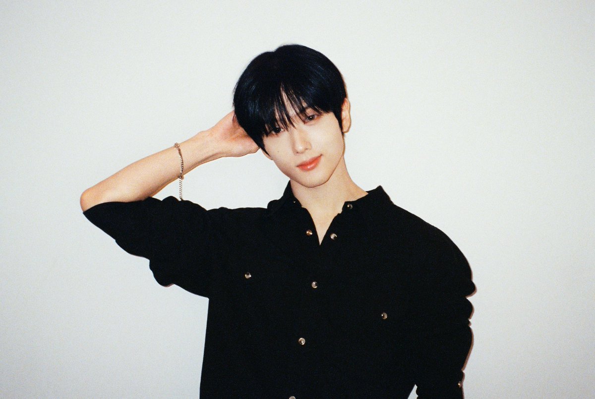 jisunqpawrk's tweet image. 23yo                                      24yo