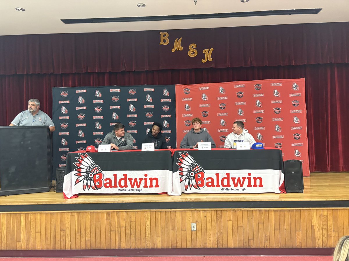 bmsh_athletics's tweet photo. Congratulations to our football players for signing ✍️ to play at the collegiate level today!

Taylor Davenport - Valdosta St
Nashawn Jacobs - Shaw University 
Jason Roberts - Webber 
Gage Screws - Warner 

#RollTribe https://t.co/gpfq7l2G5l