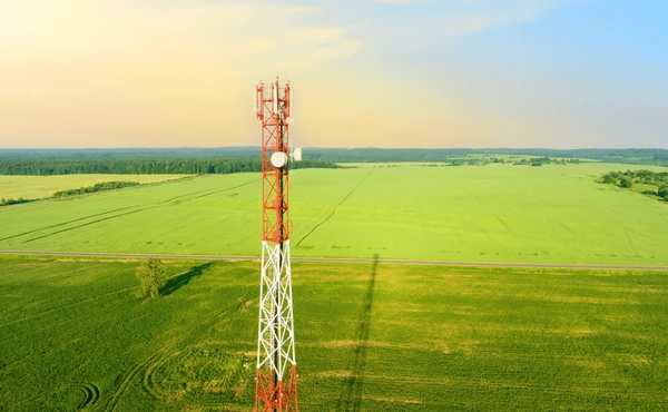 LinkTechnlogies's tweet image. The US broadband push is leaning hard on wireless.

Federal funding now supports satellites and fixed wireless to reach underserved areas faster than fiber alone. Closing the digital divide is becoming a hybrid strategy.

#Broadband #Connectivity #RuralInternet #Wireless