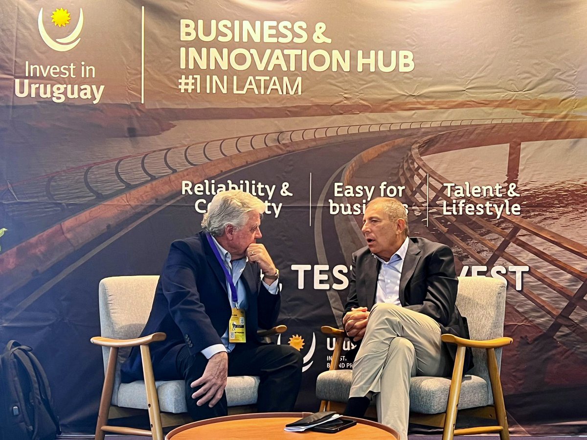 usembassyMVD's tweet photo. El Embajador de Estados Unidos en Uruguay, Lou Rinaldi, visitó la expo @agroenpunta, donde se unen dos industrias en las que Estados Unidos y Uruguay son socios desde hace décadas: el #agro y la #tecnología. 

💬 “Fue un placer recorrer el @PuntaDelEsteCEC y comprobar que la mayoría de los partners e instituciones que lideran estas áreas miran a Estados Unidos como socio confiable y ejemplo a seguir. ¡Felicitaciones a los organizadores y participantes!”, dijo Rinaldi. 🇺🇸🇺🇾

@MaldonadoUY_