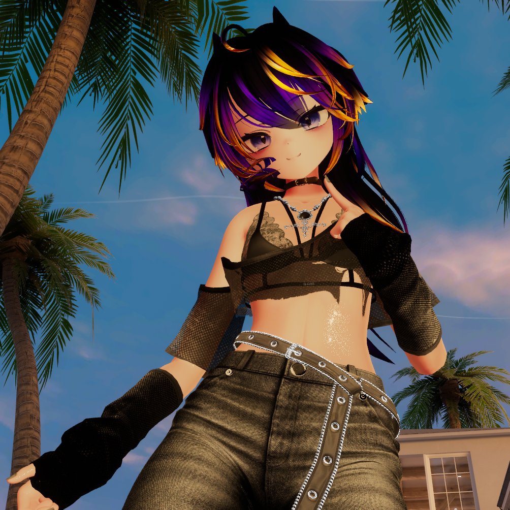 Looking for some baddies who want to slide into the Dm's🩷