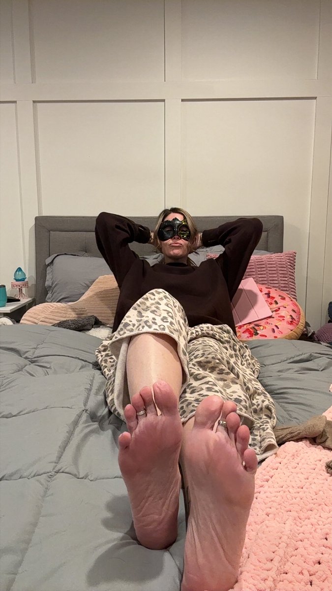 IvorySteps1's tweet image. Kiss these toes!  #feet #feetworshi̇p #footfetısh #humilation