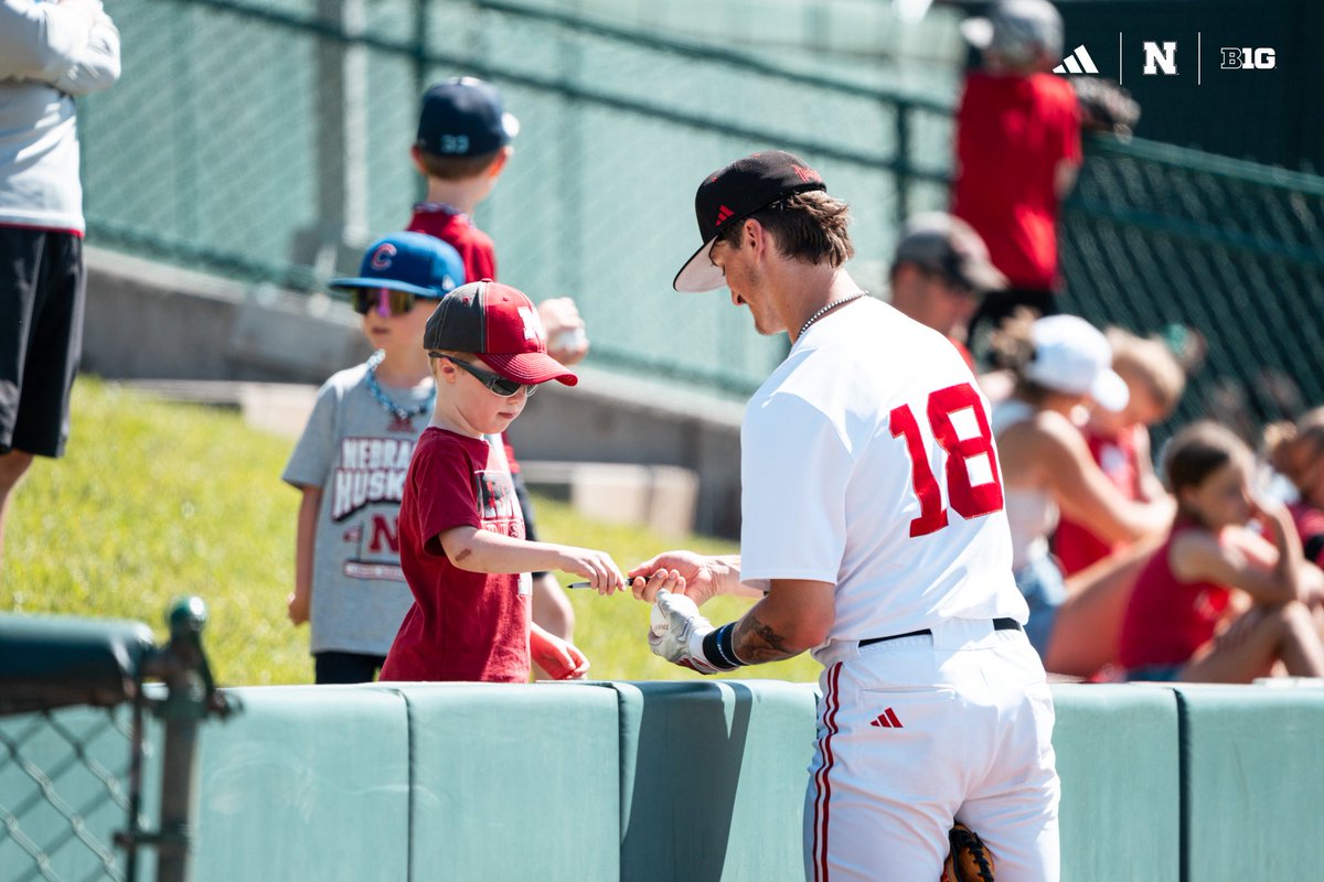 Don’t wait, Husker fans! ⏰ Sign ups are now open for Play Ball experiences- exclusive for kids club members! Spots go fast, so sign up for your spot today. ⚾️🎙️