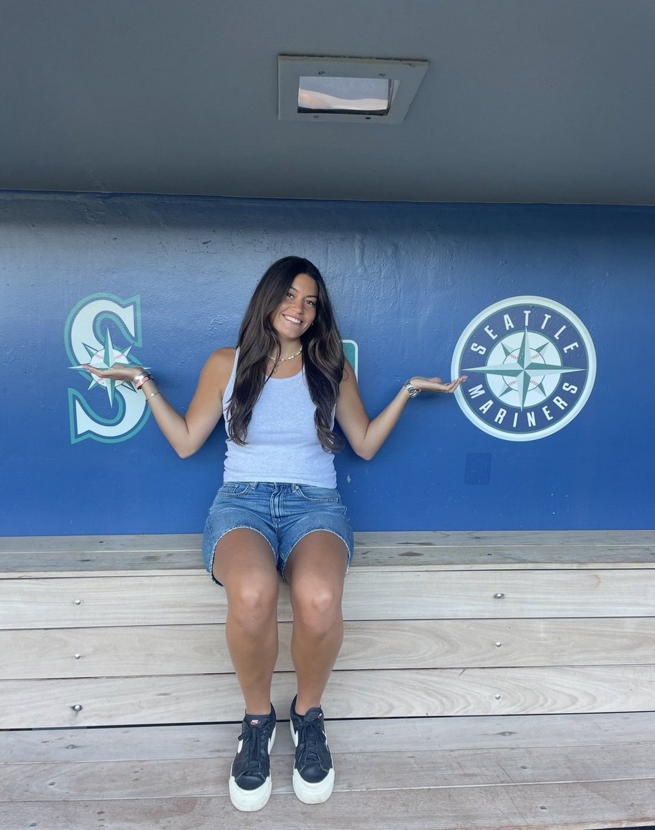 Christine Bronski tweet media