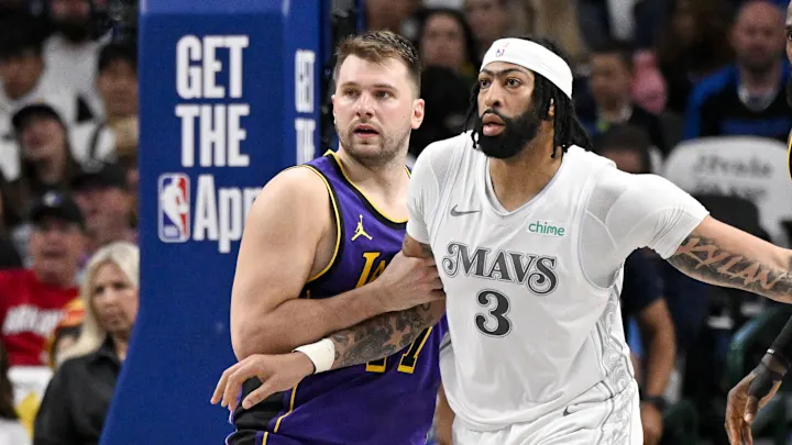 Ok donc si on récapitule le tout, les Mavericks ont récupéré en échange de Luka Doncic :

- Max Christie 
- Khris Middleton 
- AJ Johnson 
- Malaki Branham 
- Marvin Bagley
- 3 picks de premier tour 
- 3 picks de second tour