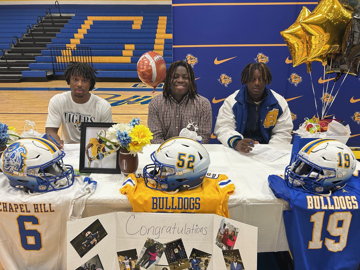 PhilHicksETFS's tweet photo. Correction: Chapel Hill's Malik Gee (6) inks with ETBU and Dallas Gipson (52) and Jeremiah White (19) sign with Howard Payne.
@ChapelHillFB
@ETBU_Football
@HPUFootball https://t.co/PMhPWORApa