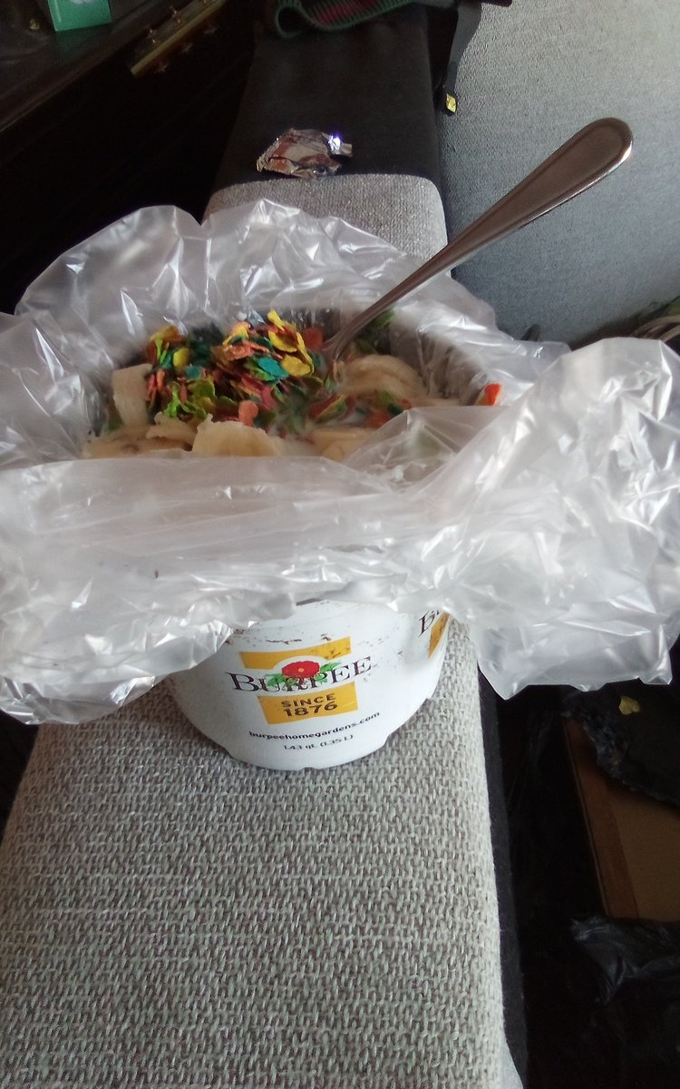 Got so stoned today went to the store got fruity pebbles and milk came back there were no clean dishes I was like hell no. I had to get creative and put a trash bag inside of a clone plant pot. It took up half the box (that's normal right) #Mmemberville  #stoner lol