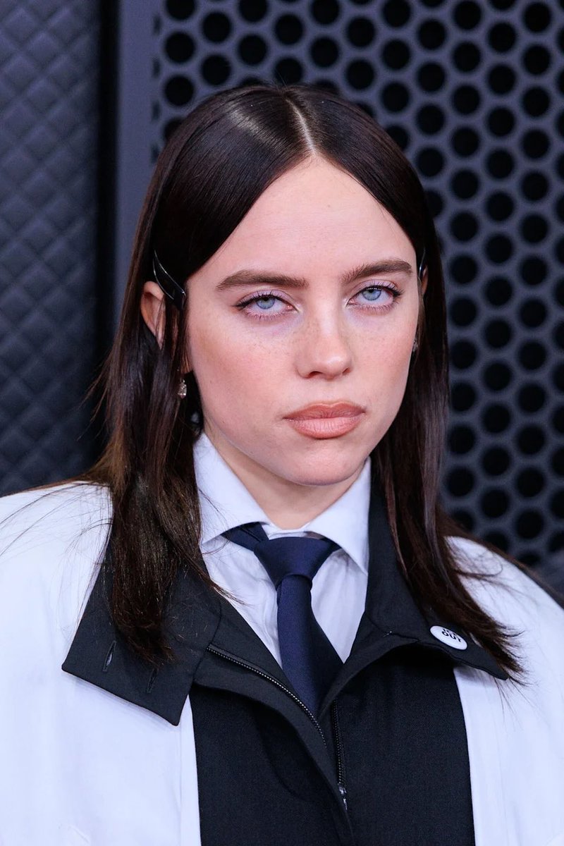 Lee Patriot Hood tweet media