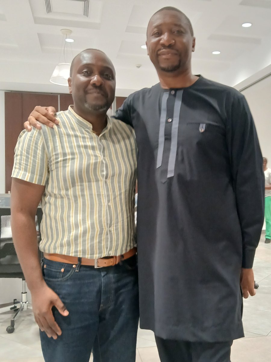 Tres honoré de rencontrer <a href="/Ekambos/">Ekambi</a>, un pionnier qui travaille à developper des solutions de paiement souveraines pour l'Afrique comme <a href="/tarabydikalo/">Tara By Dikalo</a>.