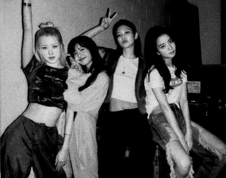 paintrosetudor's tweet image. love this pic of my girls