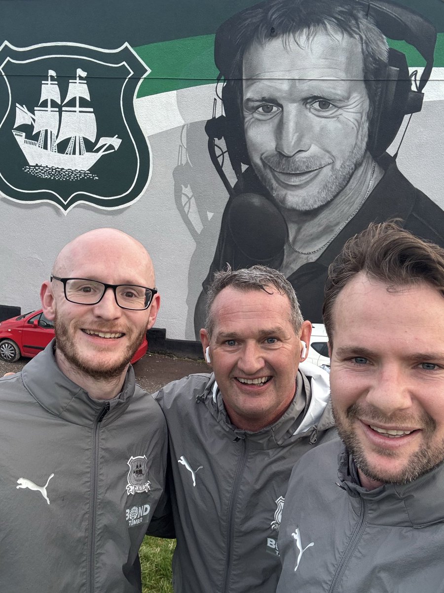 kevnance's tweet image. Introduced these two to Sir Gordon today after an after work run! 💚