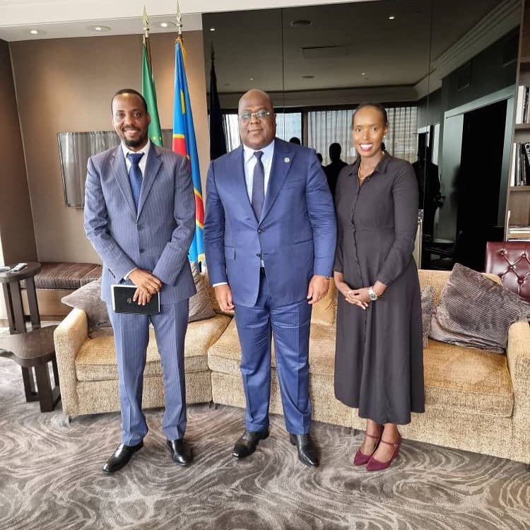AKibasumba's tweet photo. @PatrickMuyaya, you are bluntly lying to the Americans! Here is why;

Everyone knows you have been parading individuals whose parents are on your government payroll in Kinshasa: literally people dependent on your regime, not representatives of our community; 

Everyone knows that the Banyamulenge in the United States built a legitimate community organization (@MahoroMpa) in 2004, long before your government discovered us for political theater; 

And everyone knows that your government abandoned and targeted the Banyamulenge since 2017 even worsened after you came to power,  before M23 even returned; 

Fact: This is me ( as the president of @MahoroMpa back then) with the President in 2020, pleading with him to stop the genocide against the Banyamulenge,  long before M23 existed, and at a time when his government still claimed good relations with Rwanda;

So stop hiding your failures behind Rwanda. Face your own government’s violence, negligence, and betrayal of its own citizens.

@SecRubio @US_SrAdvisorAF @USAmbUN