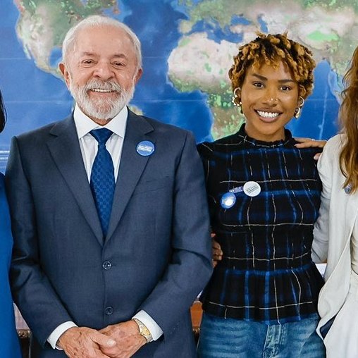 ouve_muito's tweet image. Ebony representando o Hip-Hop durante a assinatura do Pacto dos Três Poderes contra o Feminicídio.