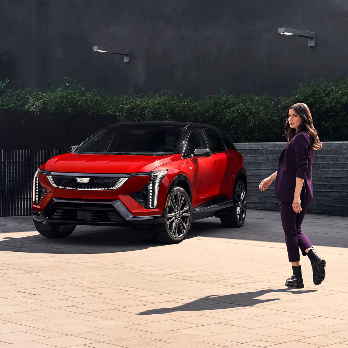 jerryscadillac's tweet image. Meet OPTIQ—Cadillac's most accessible electric SUV.
317 miles of range. The segment's largest 33" LED display. Super Cruise included.
Luxury doesn't ask you to choose. #ElectricSUV #LuxuryEV

Discover the #OPTIQ and more. ✨ 1l.ink/C8Q6RRF