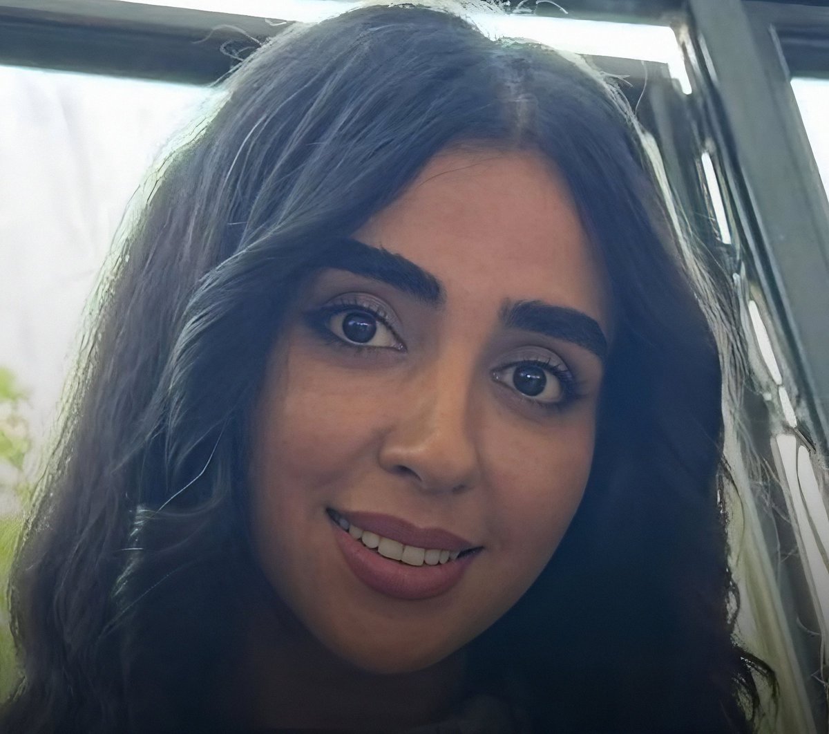 L O G Λ Я tweet media