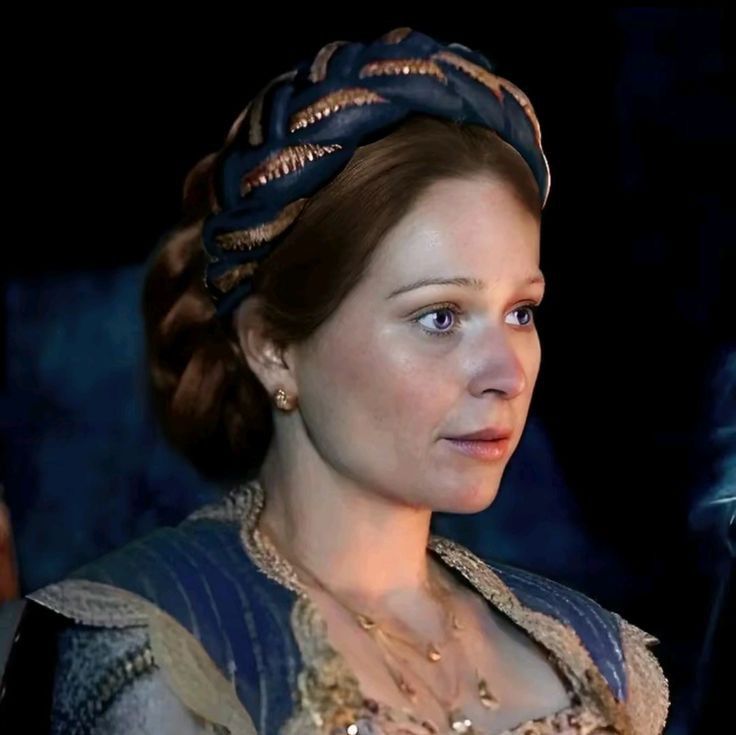 lesbsnoopy's tweet image. vou começar a espalhar a palavra da aemma morena canon