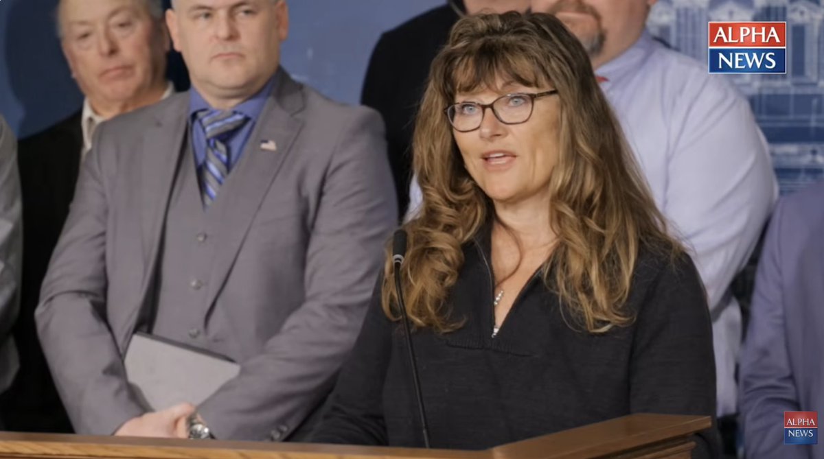 AndreaForMN's tweet photo. Minnesota Mayors demanding accountability in St Paul.  Today's presser:

https://t.co/Bn5xb67h95 https://t.co/ZP2b8Cqybz