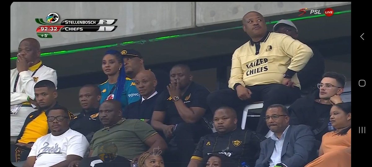 Makaziwe_N's tweet image. Zehl'izihlathi @mapensela11