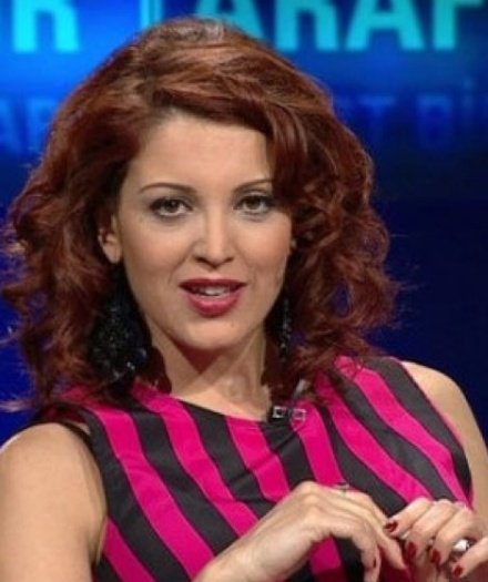 Nagehan Alçı:
"Konteyner kentlerde devletin sağladığı elektrik, su ve ısınmanın yanısıra devamlı gelen gıda ve temel ihtiyaç yardımları nedeniyle maalesef bazı depremzedelerde para harcama refleksi kaybolmuş.
Bu nedenle konteynerlerden çıkmak istemiyorlar."

İnsanlıktan nasibini