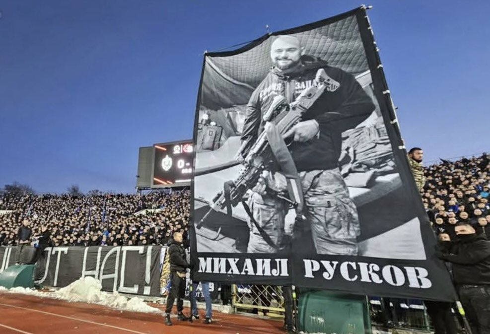 ultras1899_'s tweet photo. Ludogorets Razgrad - Levski Sofia : hommage à Mihail Ruskov, figure #ultras très connue du groupe #SofiaWest #Levski #Sofia qui a été tué en combattant en #Ukraine #SW99 #Levski Supercoupe de Bulgarie (03.02.26) https://t.co/lWJRZMm7JS
