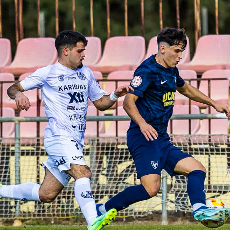 Nacional10x's tweet photo. 3º RFEF - J20

Dos juveniles (División de Honor) tuvieron presencia muy notoria y debut en filial UCAM Murcia CF. 

🔵Olek departió en XI inicial disputando la totalidad del choque. 

🟦Nacho Alandes sumó los últimos 15´ del choque

📷 @_gaphoto_ https://t.co/mXYkuWmYTo