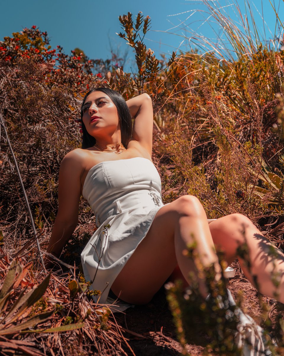 Anais Violette ⚪🟣 tweet media