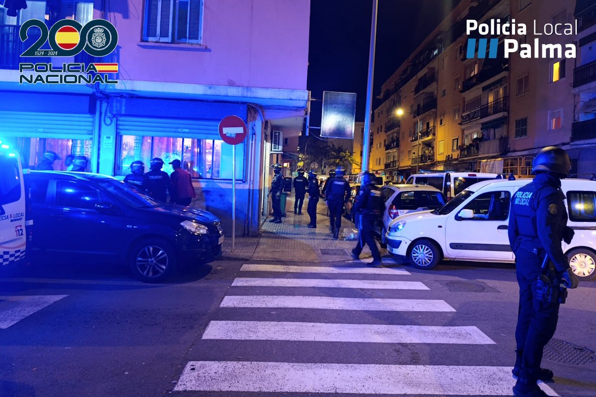 👮‍♂️🤝 Operatiu a Son Gotleu amb <a href="/policianacional/">Policía Nacional</a> i Conselleria de Salut per demandes ciutadanes
🚫 Precintada cuina i geleres (Salut)
🚗 Recuperat vehicle sostret i 2 actes per drogues (PLP)
👮 11 identificats (PN)
Treballam per un barri segur i saludable
policia.palma.es/ca/