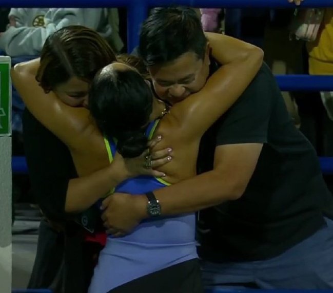 Alex Eala 🇵🇭 shared a heartfelt hug with her parents, celebrating her  quarterfinal berth in the Abu Dhabi Open! 🥹♥️