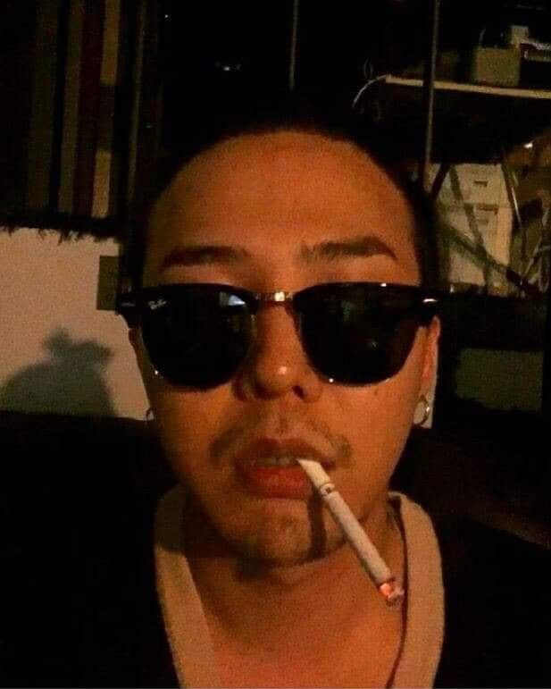 jiyongyaoi's tweet image. this genre of gdragon selfies