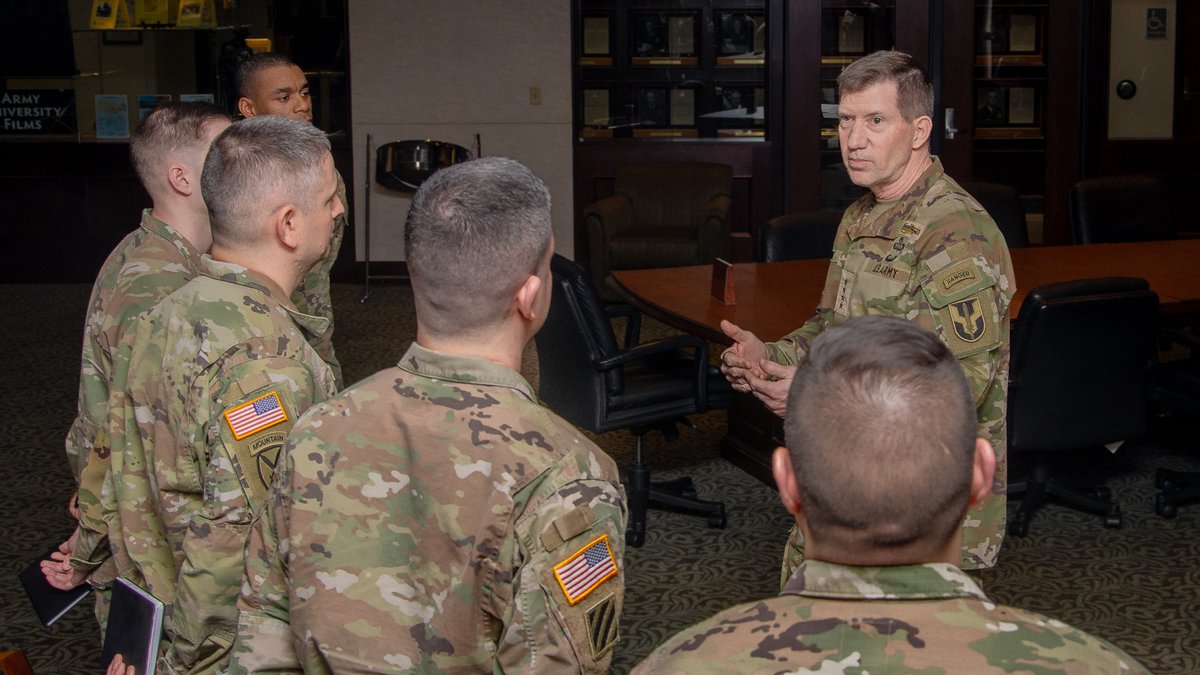 U.S. Army CGSC tweet media