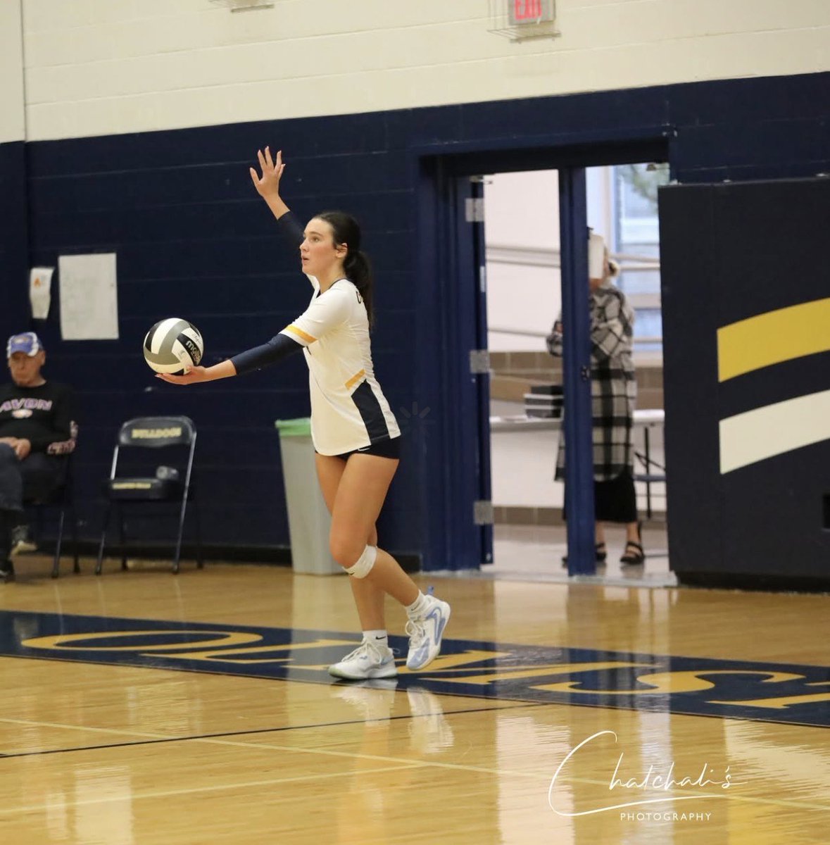 OFalls_Bulldogs's tweet photo. Zoe Draves, 10th, Volleyball
Participation in sports means being part of something bigger than myself. Builds a team-like, family atmosphere while teaching leadership &amp; discipline. The sport definitely pushes me to compete with effort and integrity, and to take pride in my school https://t.co/KOohU6mtSk