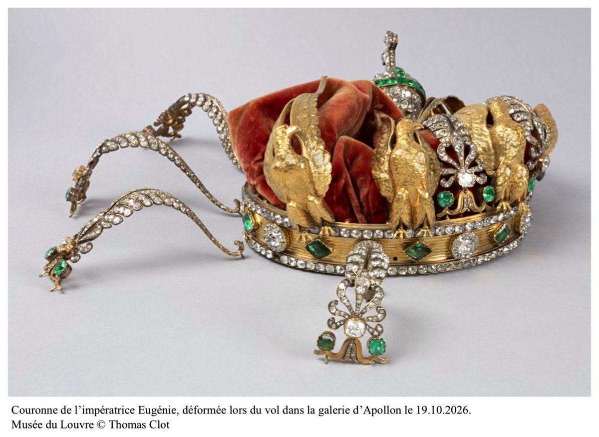 🖼️🔍 Avant / après le vol au Louvre :
👑 la couronne de l’impératrice Eugénie.

#patrimoine #art #culture #actu #faitsdivers