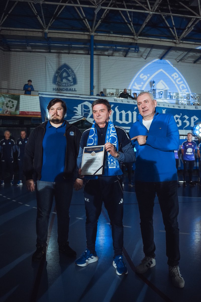 Trener <a href="/RuchChorzow1920/">Ruch Chorzów</a> Waldemar KING Fornalik w Wielkim Ruchu! 🔥🙆‍♂️💙✌️

Prowadź tReneRze! 👍