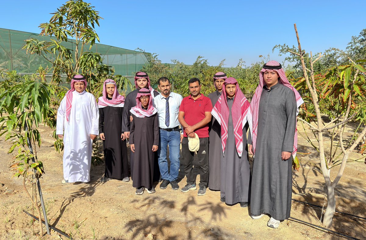 hsomlj's tweet photo. نظمت مدارس أملج الأهلية
بالشراكة مع مكتب وزارة  المياه والبيئة والزراعة بأملج
زيارة ميدانية تعليمية لمزرعة الشيخ مبارك الصيادي https://t.co/J953XirUjF