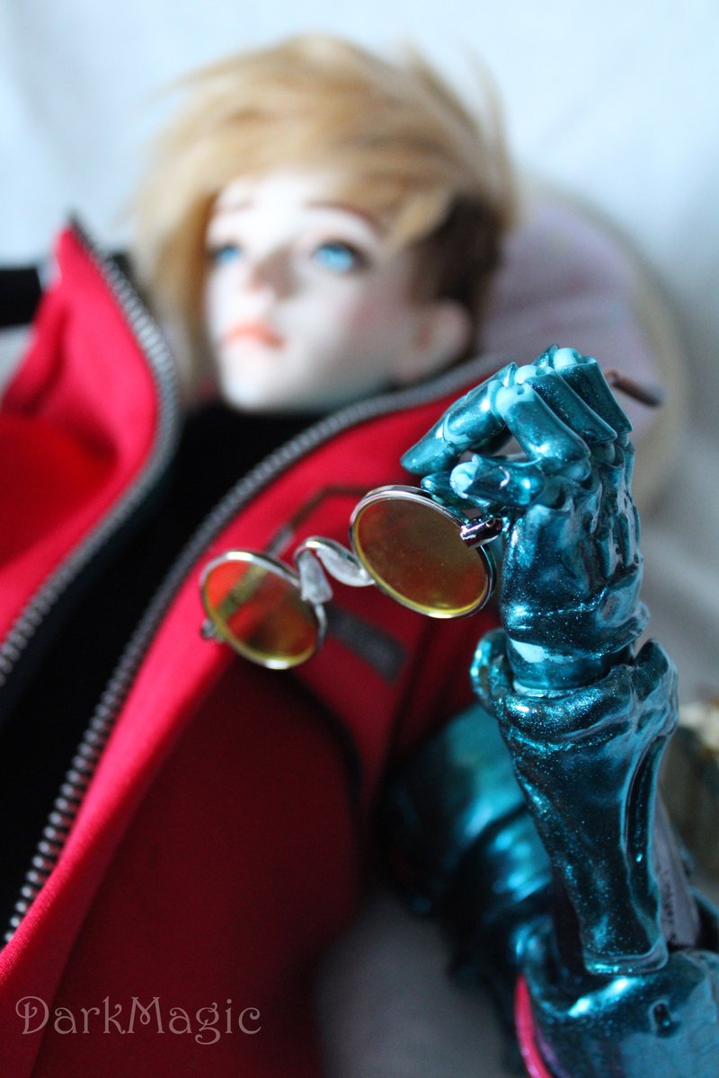 MagicKimera's tweet photo. Im so happy since Trigun Stargaze has started. I love Vash so much. So i should take more Photos of my Vash XD

#TRIGUNSTAMPEDE #TRIGUNSTARGAZE #vashthestampede #bjd #ooakdoll #balljointeddoll #trigun https://t.co/WmTmjrrJpE